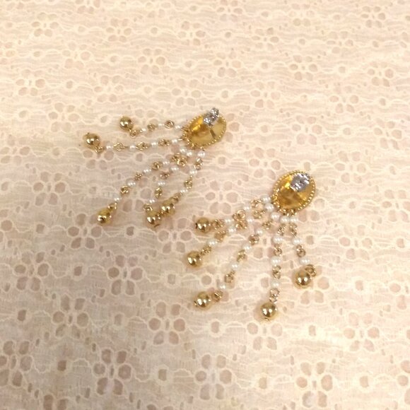 Vintage White Gold Beads Gold Tone Dangle Drop Earrings Timeless VTG Jewelry - Picture 7 of 7